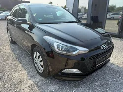 Schwarz Gebraucht 2017 Hyundai i20 YES! Limousine | 8.499 € (Superpreis)