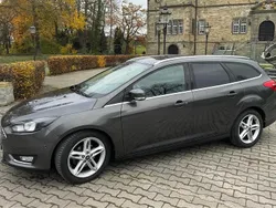 Grau Gebraucht 2018 Ford Focus Titanium Kombi | 12.000 €