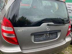 Silber Gebraucht 2006 Mercedes A180 Classic Limousine | 1.250 €