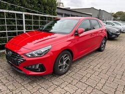 Rot Gebraucht 2021 Hyundai i30 Select Limousine | 14.800 € (Guter Preis)