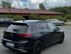 Schwarz Gebraucht 2021 VW Golf VIII Style Limousine | 19.500 € (Etwas zu teuer)