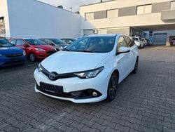 Weiß Gebraucht 2019 Toyota Auris Touring Sports Team Kombi | 13.995 € (Guter Preis)