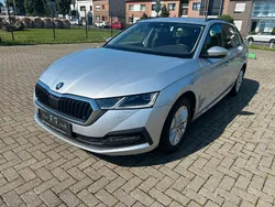 Brilliantsilber metallic Gebraucht 2021 Skoda Octavia Ambition Kombi | 18.999 € (Fairer Preis)