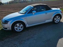 Silber Gebraucht 2025 Audi TT Roadster Cabrio | 5.999 €