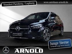 Kosmosschwarz Gebraucht 2024 Mercedes 200 Progressive Limousine | 30.950 € (Fairer Preis)