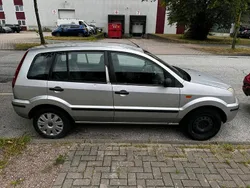 Grau Gebraucht 2005 Ford Fusion Kleinwagen | 200 €