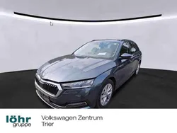 Quarzgrau metallic Gebraucht 2021 Skoda Octavia Style Kombi | 21.980 € (Fairer Preis)