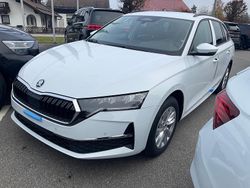 Moon white perleffekt Neu 2025 Skoda Octavia Selection Kombi | 33.495 € (Superpreis)