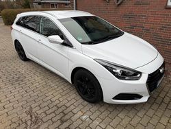 Weiß Gebraucht 2018 Hyundai i40 Kombi | 9.000 €