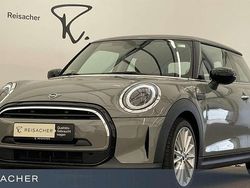 Moonwalk grey metallic Gebraucht 2022 Mini Cooper Coupé Classic Coupé | 20.849 €