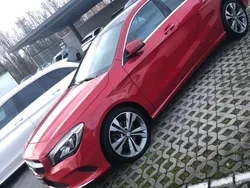 Rot Gebraucht 2016 Mercedes CLA180 Urban Limousine | 18.700 € (Fairer Preis)
