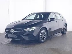 Schwarz / nachtschwarz Gebraucht 2024 Mercedes A200 Advanced Limousine | 31.280 € (Fairer Preis)