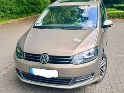 Beige Gebraucht 2015 VW Sharan Highline Van / Kleinbus | 16.500 €