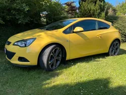 Gelb Gebraucht 2011 Opel Astra GTC Edition Coupé | 4.444 € (Fairer Preis)