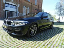 Black sapphire metallic Gebraucht 2020 BMW 520 M Sport Kombi | 27.900 € (Fairer Preis)