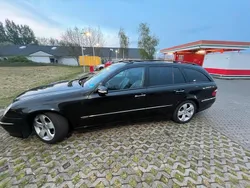 Schwarz Gebraucht 2006 Mercedes E220 Avantgarde Kombi | 6.750 €
