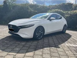 Weiß Gebraucht 2021 Mazda 3 Exclusive-Line Kleinwagen | 21.900 € (Guter Preis)