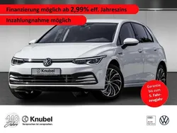 Weiss Gebraucht 2024 VW Golf VIII Style Limousine | 29.950 € (Superpreis)