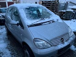 Silber Gebraucht 2002 Mercedes A160 Avantgarde Kleinwagen | 500 € (Guter Preis)