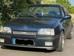 Blau Gebraucht 1989 Opel Kadett Cabrio | 5.000 €