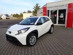 Weiß Neu 2025 Toyota Aygo Play Kleinwagen | 17.850 €