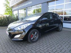 Schwarz Gebraucht 2012 Hyundai i30 Classic Limousine | 6.990 € (Etwas zu teuer)