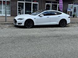 Weiß Gebraucht 2014 Tesla Model S Limousine | 19.000 €