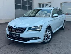 Weiß Gebraucht 2017 Skoda Superb Style Kombi | 14.490 € (Guter Preis)