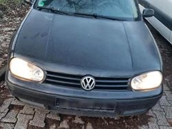 Schwarz Gebraucht 2002 VW Golf IV Kombi | 750 € (Etwas zu teuer)