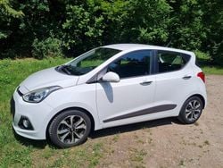Weiß Gebraucht 2015 Hyundai i10 Trend Kleinwagen | 5.500 € (Guter Preis)