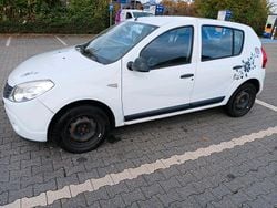 Weiß Gebraucht 2009 Dacia Sandero Kleinwagen | 1.800 € (Fairer Preis)