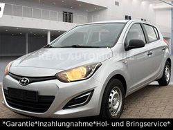 Silber Gebraucht 2014 Hyundai i20 Limousine | 4.490 € (Fairer Preis)