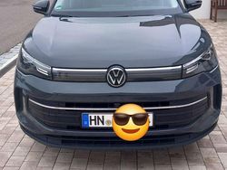 Grau Gebraucht 2024 VW Tiguan Goal SUV | 42.000 €