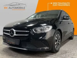 Schwarz Gebraucht 2022 Mercedes B180 Van / Kleinbus | 22.900 € (Guter Preis)