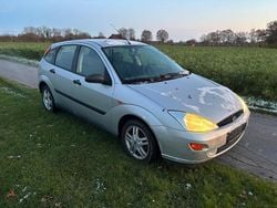 Silber Gebraucht 2000 Ford Focus Limousine | 800 € (Superpreis)