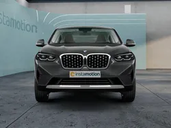 Grau Gebraucht 2024 BMW X4 SUV | 53.849 € (Guter Preis)