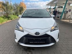 Weiß Gebraucht 2019 Toyota Yaris Club Limousine | 9.000 € (Superpreis)
