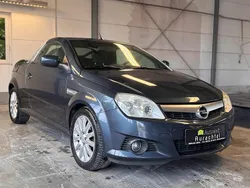 Blau Gebraucht 2009 Opel Tigra Kleinwagen | 3.990 €