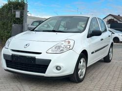 Weiß Gebraucht 2011 Renault Clio III Kleinwagen | 2.499 € (Guter Preis)