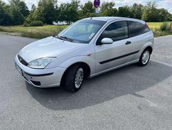 Silber Gebraucht 2004 Ford Focus Sport Kleinwagen | 2.200 € (Teuer)