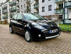 Schwarz Gebraucht 2012 Renault Clio IV Limousine | 3.500 € (Fairer Preis)