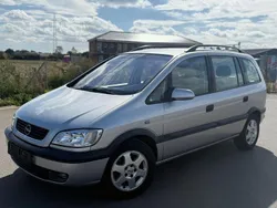 Silber Gebraucht 2000 Opel Zafira Comfort Van / Kleinbus | 2.000 € (Teuer)