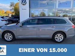 Grau Gebraucht 2023 VW Passat Business Kombi | 26.340 € (Fairer Preis)