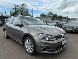 Grau Gebraucht 2016 VW Golf VII LOUNGE Limousine | 8.999 € (Fairer Preis)