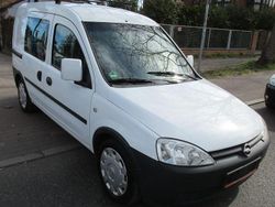 Weiß Gebraucht 2010 Opel Combo Van / Kleinbus | 1.950 € (Fairer Preis)