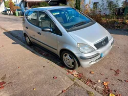 Silber Gebraucht 2003 Mercedes A140 Kleinwagen | 400 €