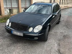 Blau Gebraucht 2004 Mercedes 220 Kombi | 1.700 €