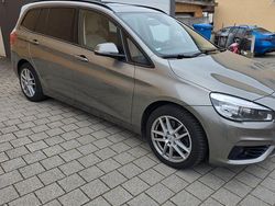 Gold Gebraucht 2016 BMW 220 Gran Tourer Luxury Line Van / Kleinbus | 18.800 € (Etwas zu teuer)