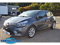 Grau Gebraucht 2020 Renault Clio V Collection Kleinwagen | 11.450 € (Fairer Preis)
