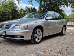 Grau Gebraucht 2001 Opel Omega Design Edition Limousine | 3.900 € (Teuer)